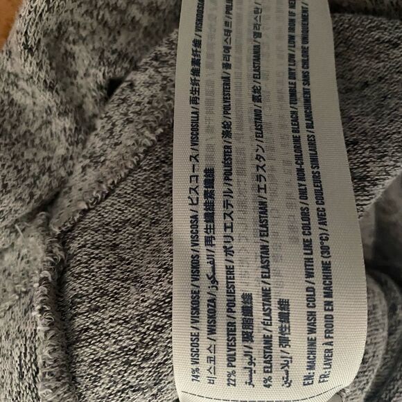 Abercrombie & Fitch Grey Tops Lot of 2 - Picture 7 of 10